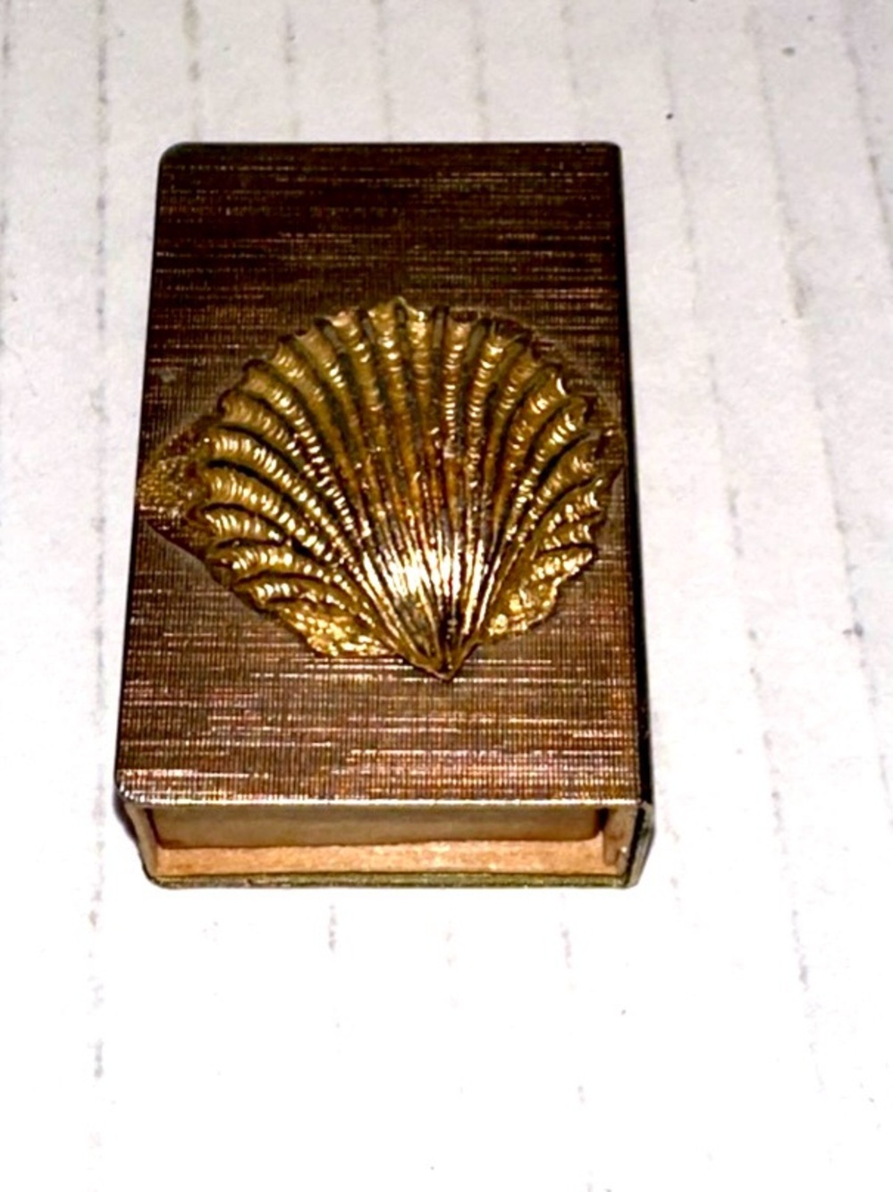 Vintage 1950 Rare Find Gold Shell Accent Matchbox Case w/original matches
